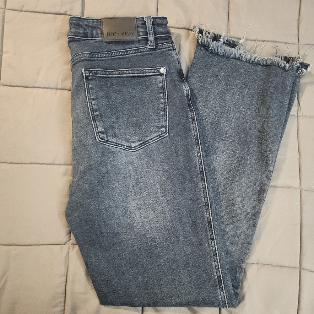 E44‎ Judy Blue High Rise Button Fly Straight Leg Jeans Acid Wash Raw Hem 11/30